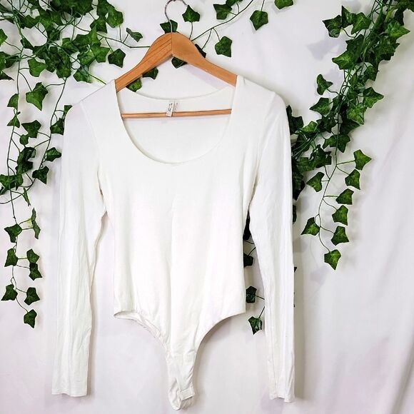 Be cool. White Long Sleeve Bodysuit. Size Small. EUC - Picture 1 of 7